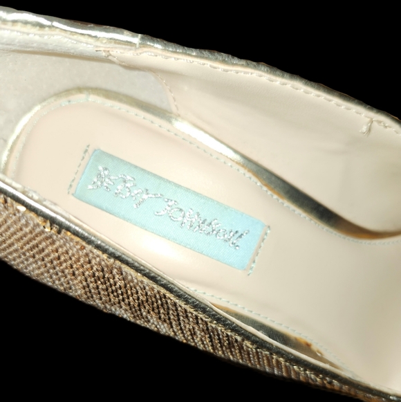 Betsey Johnson Glittering Gold Pumps - Picture 5 of 6